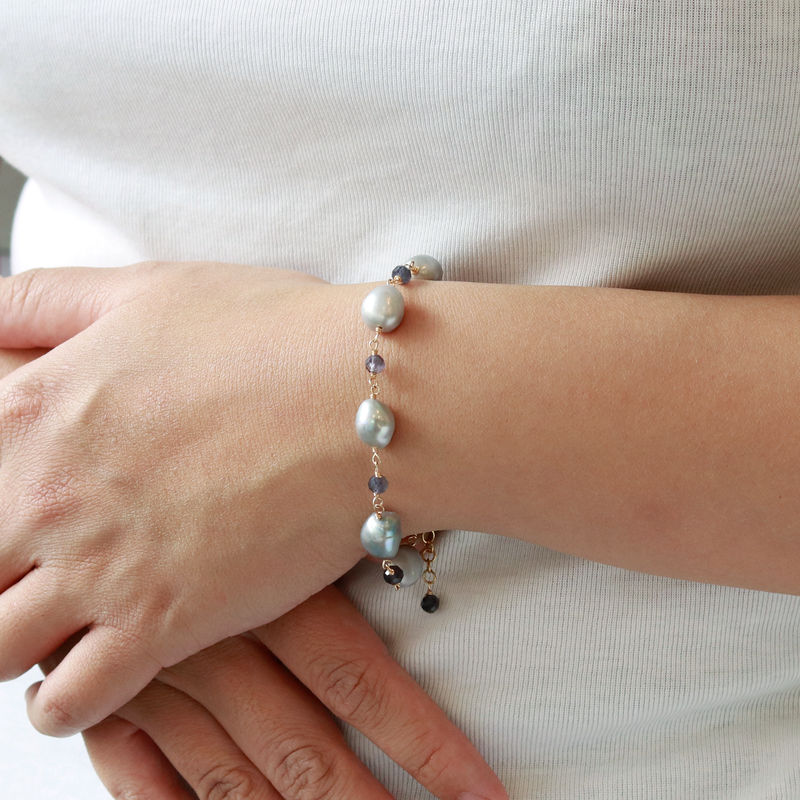 Grey pearl bracelet uk clearance