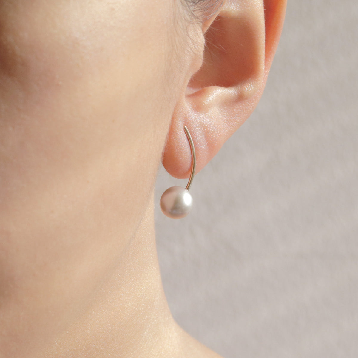 9ct Gold Dual Toned Pearl Earrings