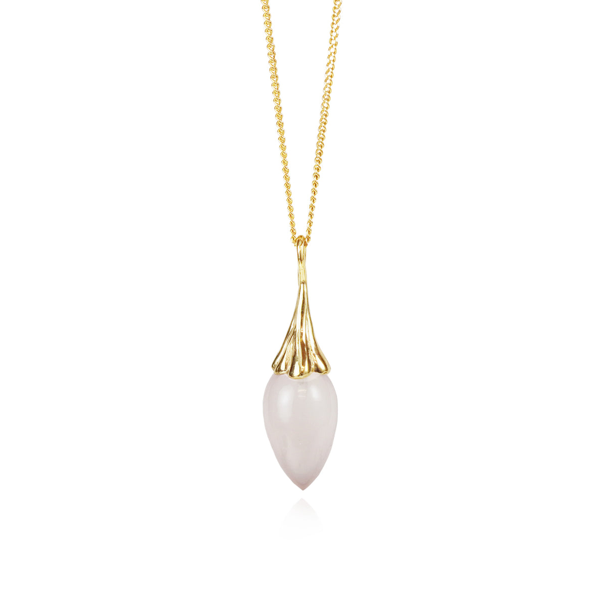 Elegant gold acorn pendant necklace featuring a finely detailed acorn charm, perfect for nature-inspired jewelry lovers.