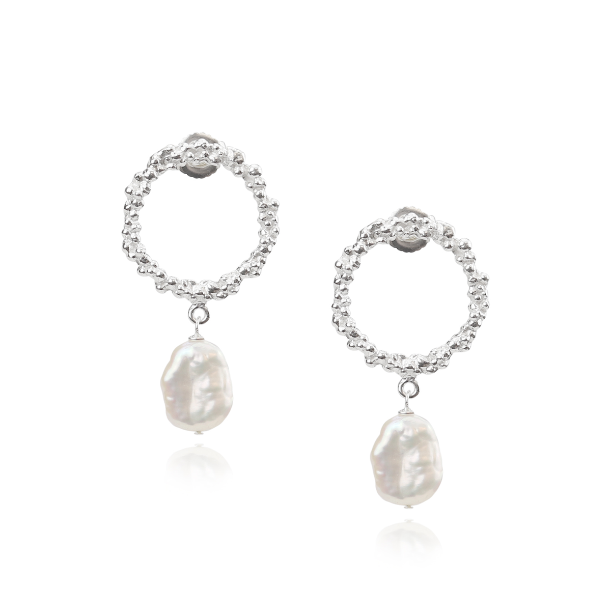 Textured Circle Pearl Earrings