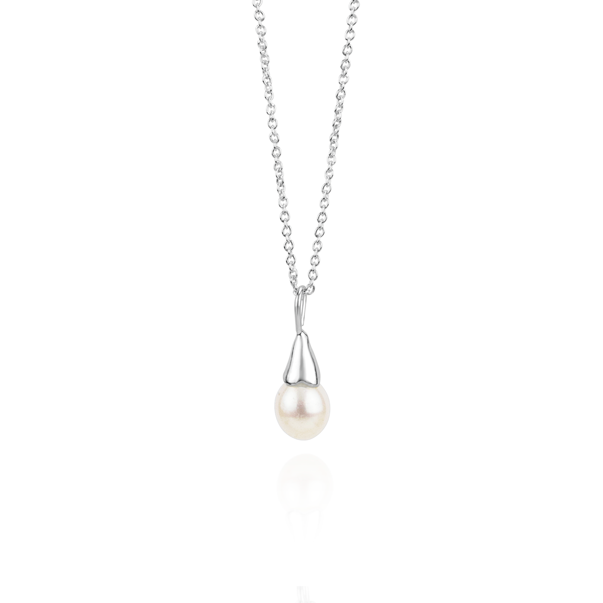 Flower Bud Pearl Necklace