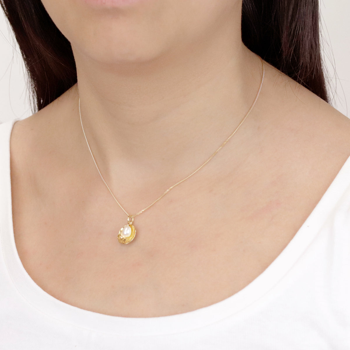 Hammered Disc & Rice Pearl Necklace
