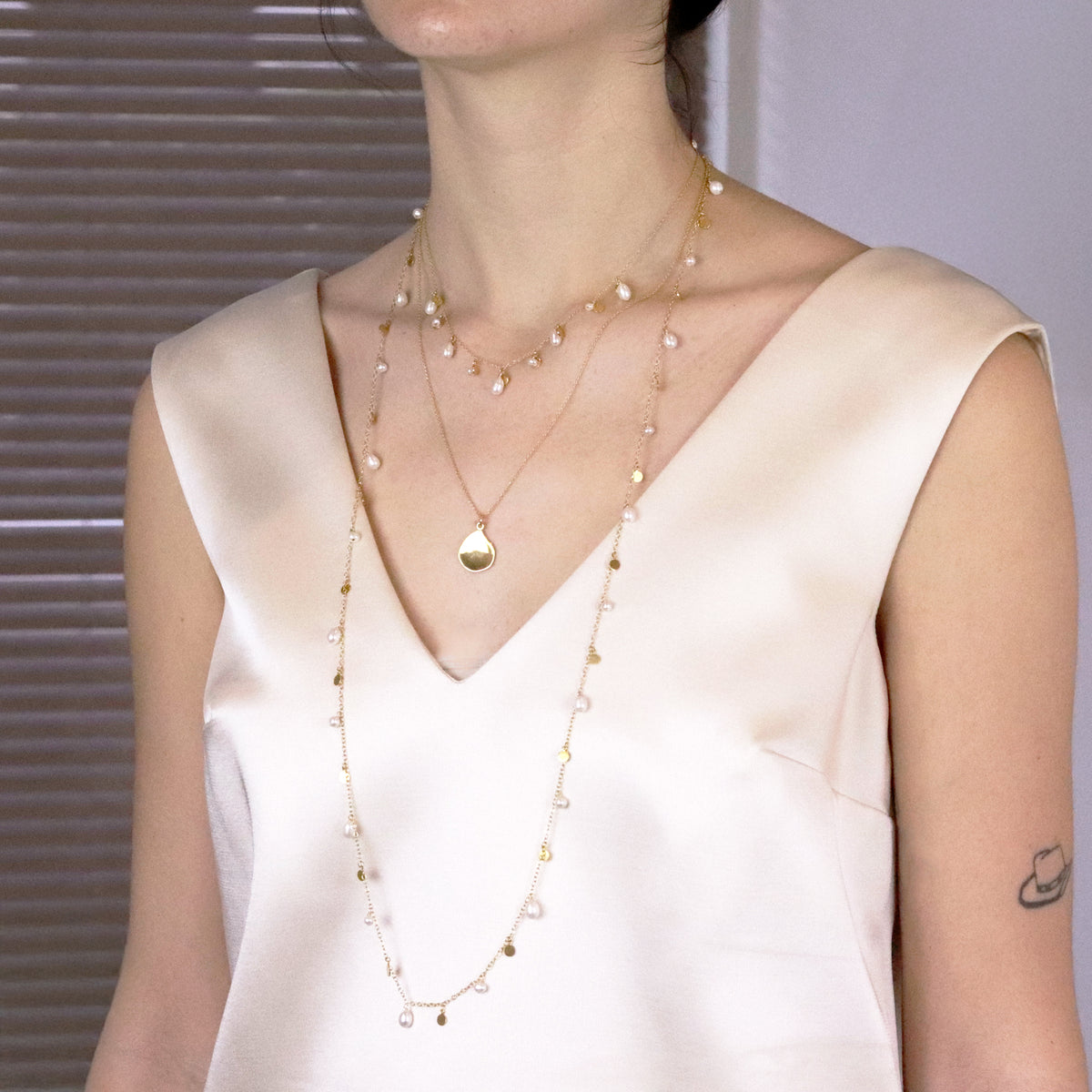 Long Shimmery Discs & Pearls Necklace