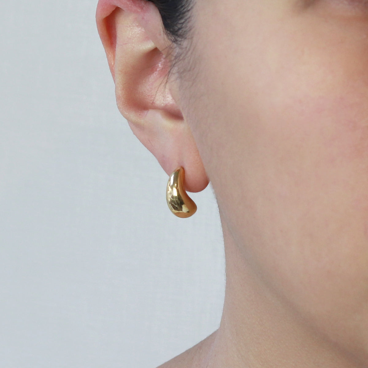 Curved Raindrop Studs