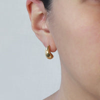Curved Raindrop Studs