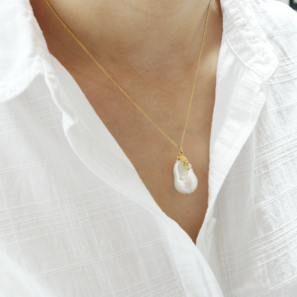 Baroque Pearl Textured Pendant