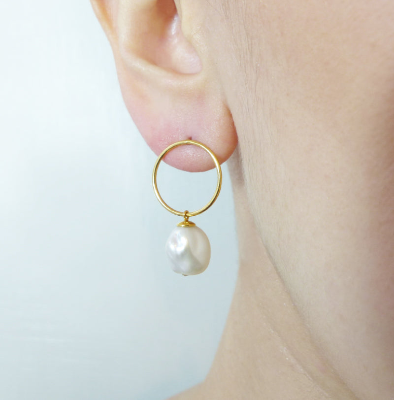 Circle Pearl Earrings