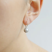 Pearl & Hammered Disc Hoops