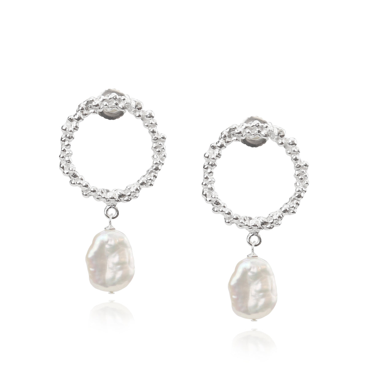 Textured Circle Pearl Earrings