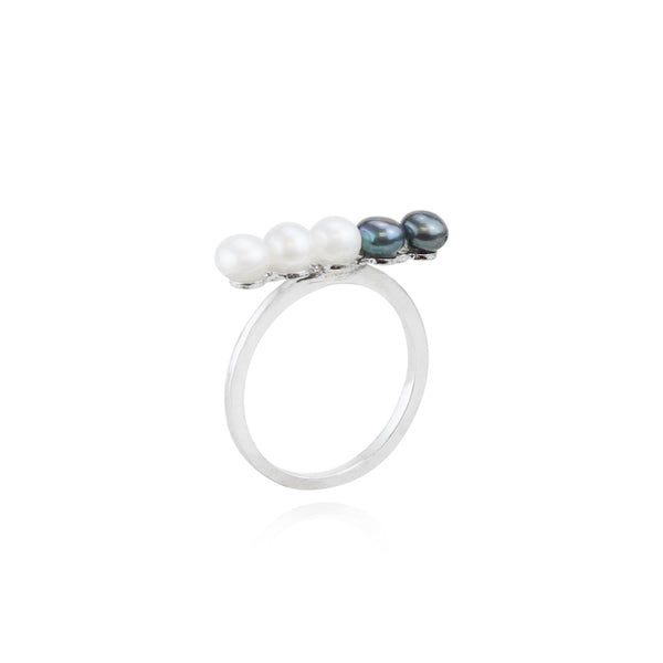 Contrasting Pearl Bar Ring